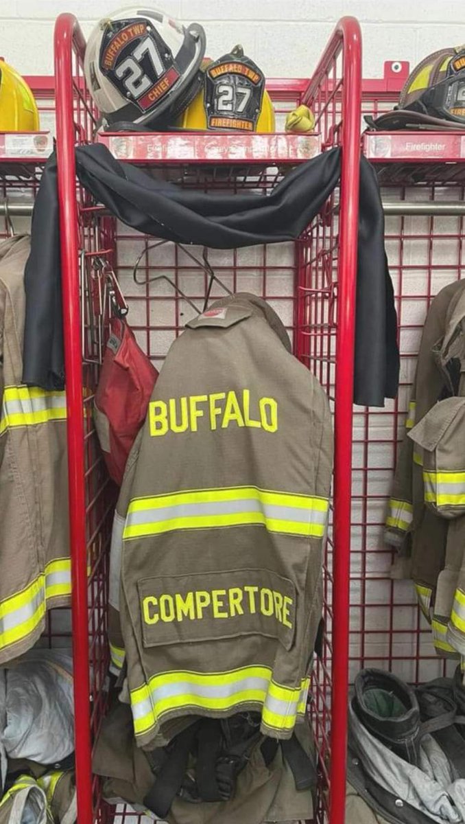 Dennielle Baustert tweet media