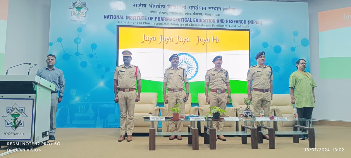 Hyd_Headlines's tweet image. &quot;Join us in the fight against drug abuse! Together with @BalanagarDCP &amp;amp; @psbalnagar_cyb, raise an awareness &amp;amp; empowering our youth to build a &apos;Drug Free Society&apos;. Let&apos;s stand united with @NIPERHyd to safeguard our future generations. #DrugFreeHyderabad #CommunityResponsibility&quot;