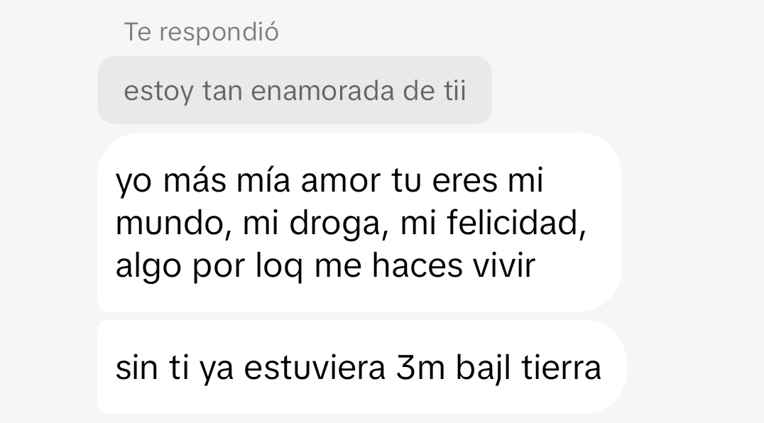 A veces pienso en serle infiel porque desaparece de la nada, y luego llega y me hace sentir tantas mariposas en el estómago. Lo amo y lo odio 😡