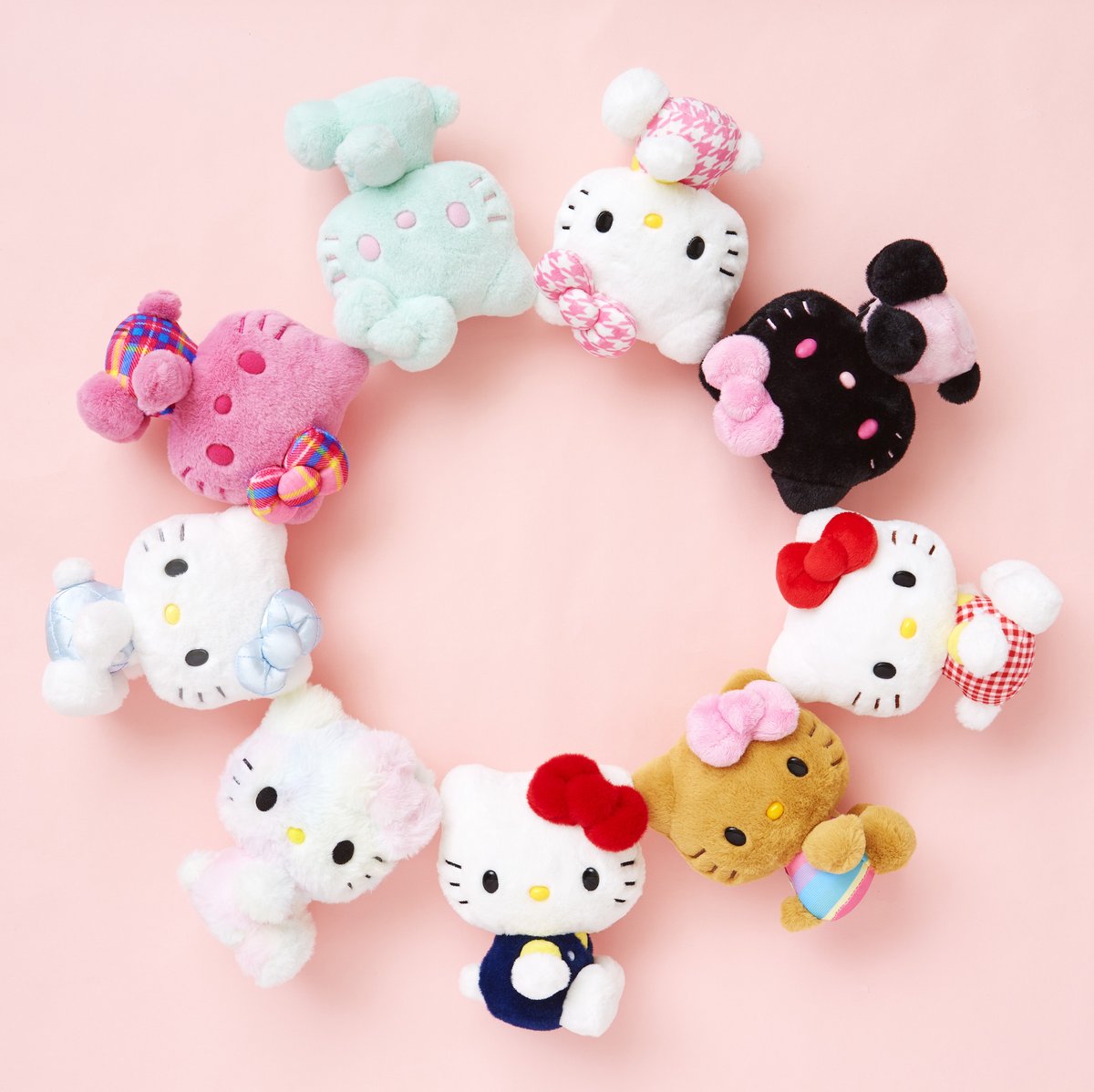 oricon's tweet photo. ハローキティ50周年の記念ショップオープン🎀
全24種のぬいぐるみ、メダルチャームなど登場

💕あなたのお気に入りは？多彩なデザイン
https://t.co/oEDEdwkier

#キティちゃん @sanrio_news https://t.co/6eyq54XU24
