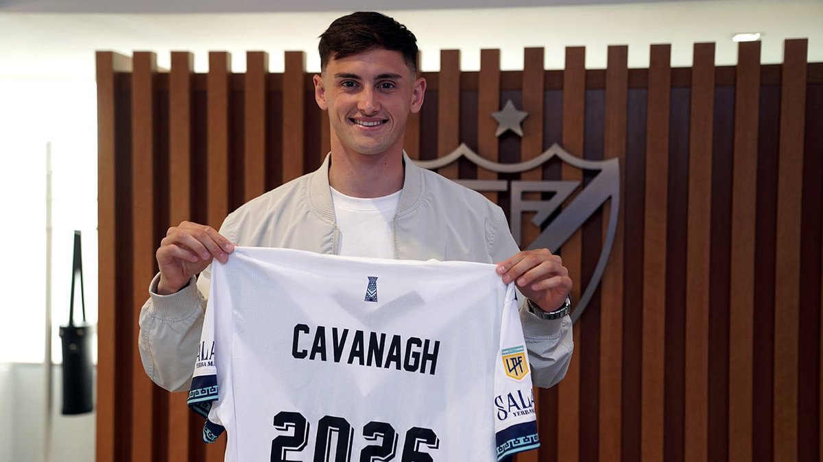 Siemprelaliga2's tweet photo. #Vélez | SIGUE EN EL FORTÍN
El lateral derecho,Tomas Cavanagh, renovó contrato con la institución hasta diciembre 2026. El mismo vencía a fin de año.
#ElFortin #Cavanagh #Institucional
Via:@rodrigocapurro
📸:@Velez https://t.co/QPFgZaFGX8