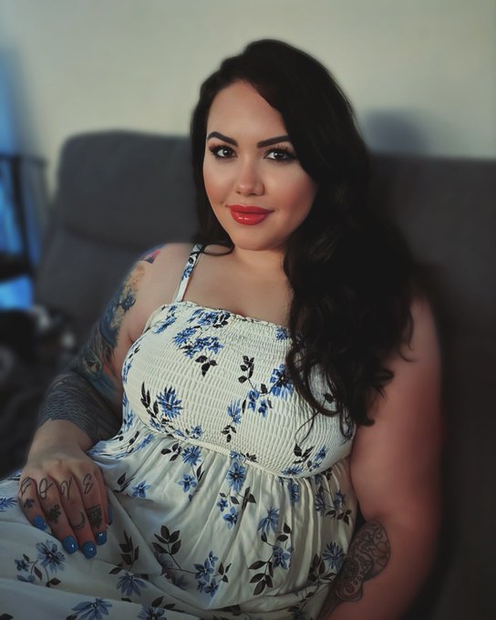 Who&rsquo;s a fan of summer dresses? https://t.co/1FrorEIFks