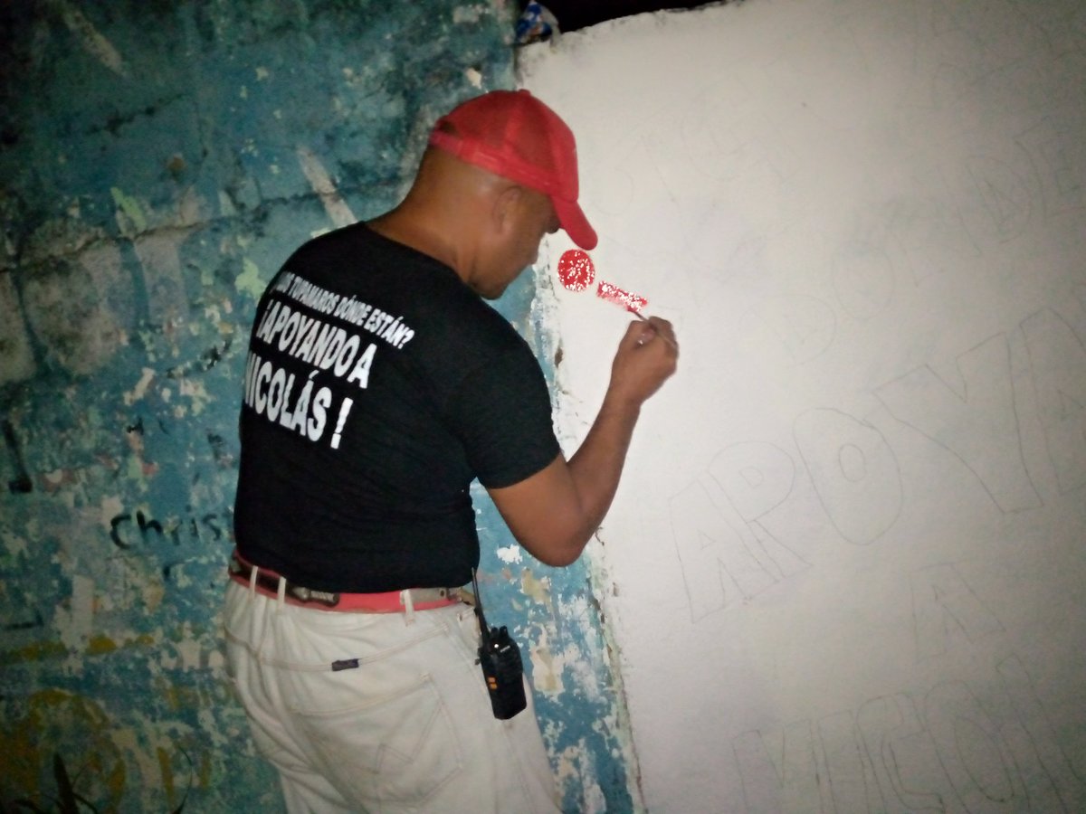 MrtGuayabal's tweet photo. #PintandoVictoria llegó a Guayabal para expresar nuestro apoyo a @NicolasMaduro el candidato de la paz. #VotaTupamaro  #28julio https://t.co/ZMBUOo9Dnc