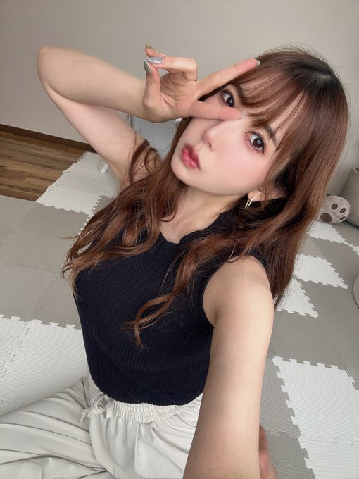 おはよ！！  今日は配信のお仕事☺✨ https://t.co/shWOFQkSHB