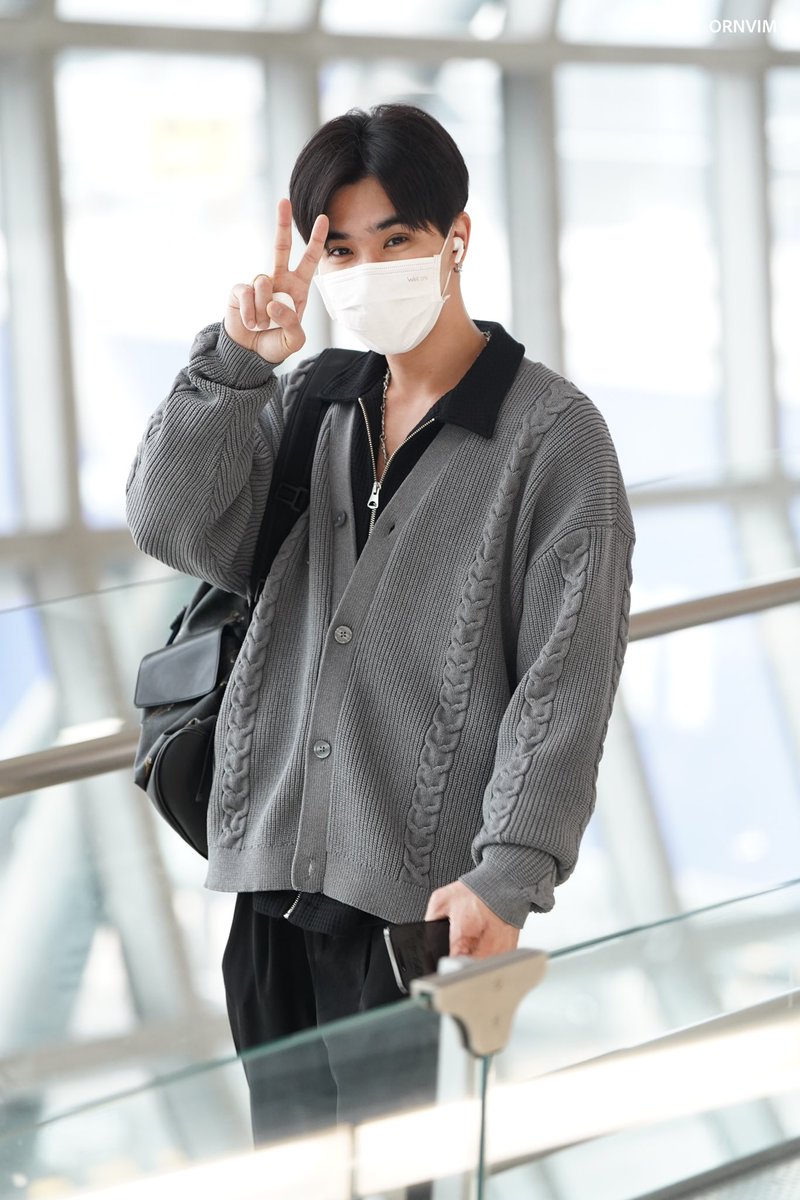 ornvim's tweet photo. น่าร้ากกกกกก 🖤

#PerthTanapon
#KDPPE 
#PerthNaningFanmeeting https://t.co/J3P7AxhRUR