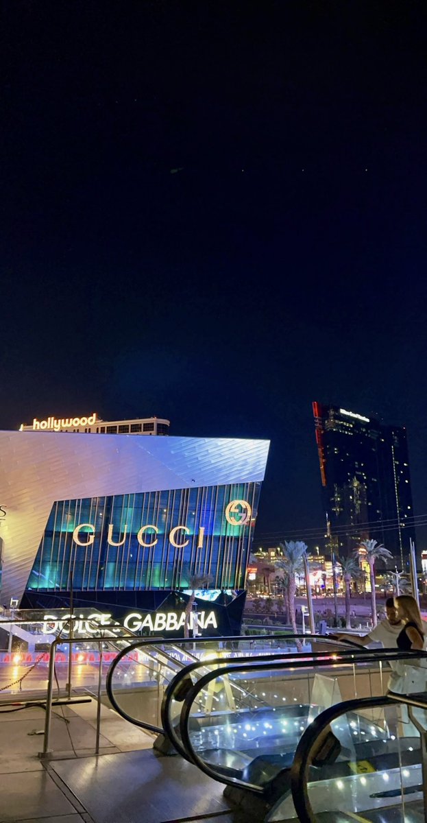 parisrcha's tweet image. las vegas nuit