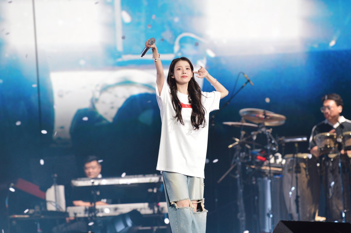 wyjc516's tweet photo. 240715 IU HEREH WORLD TOUR CONCERT IN NEWARK
EDAM Official Press Photos
#IU #아이유 #HEREH_WORLD_TOUR #HEREH_WORLD_TOUR_IN_USA #HEREH_WORLD_TOUR_IN_USA_NEWARK #HEREH_WORLD_TOUR_IN_USA_NYC https://t.co/VB7y3IqIJM