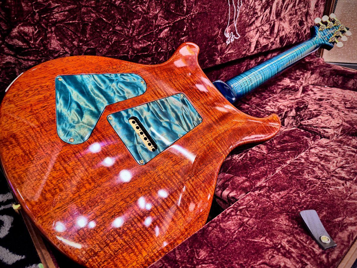 ishibashichamz's tweet photo. 【#PRSフロア】
New Arrival...!!
Private Stock Brazilian #5766 Custom 24 Turquoise Smoked Burst
とても素晴らしい個体が中古で入荷しました。商品ページは近日公開予定です。お問い合わせは御茶ノ水本店 PRSフロアまでどうぞ。
#GETITPRS #PRS #PrivateStock #Custom24 #BrazilianRosewood https://t.co/4PmUHcSIXA