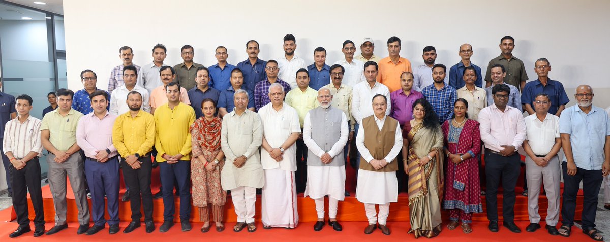 Narendra Modi tweet media