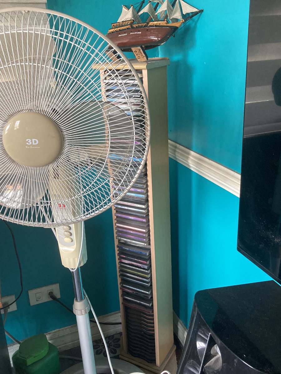 itzStenliii's tweet photo. @cramnts well, at hone we have them either stored in a vertical cd storage or stacked in shelves https://t.co/dJ7OvS3RVe