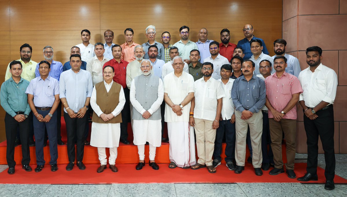 Narendra Modi tweet media