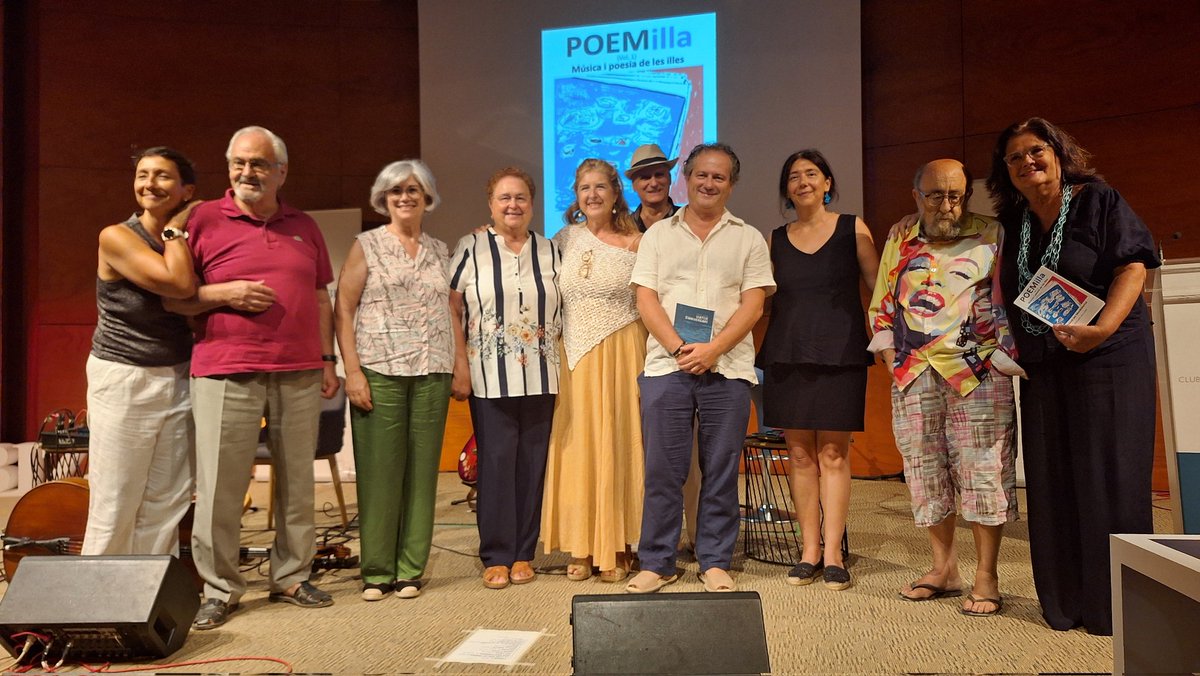 MonEivissa's tweet photo. Una vetllada magnífica!
MOLTES GRÀCIES!
#clubdiariodeibiza #POEMilla #música #poesia #cançons #MonMarCel #recital #Eivisssa #LlibreDisc #poetes https://t.co/95wNzqK8Wx