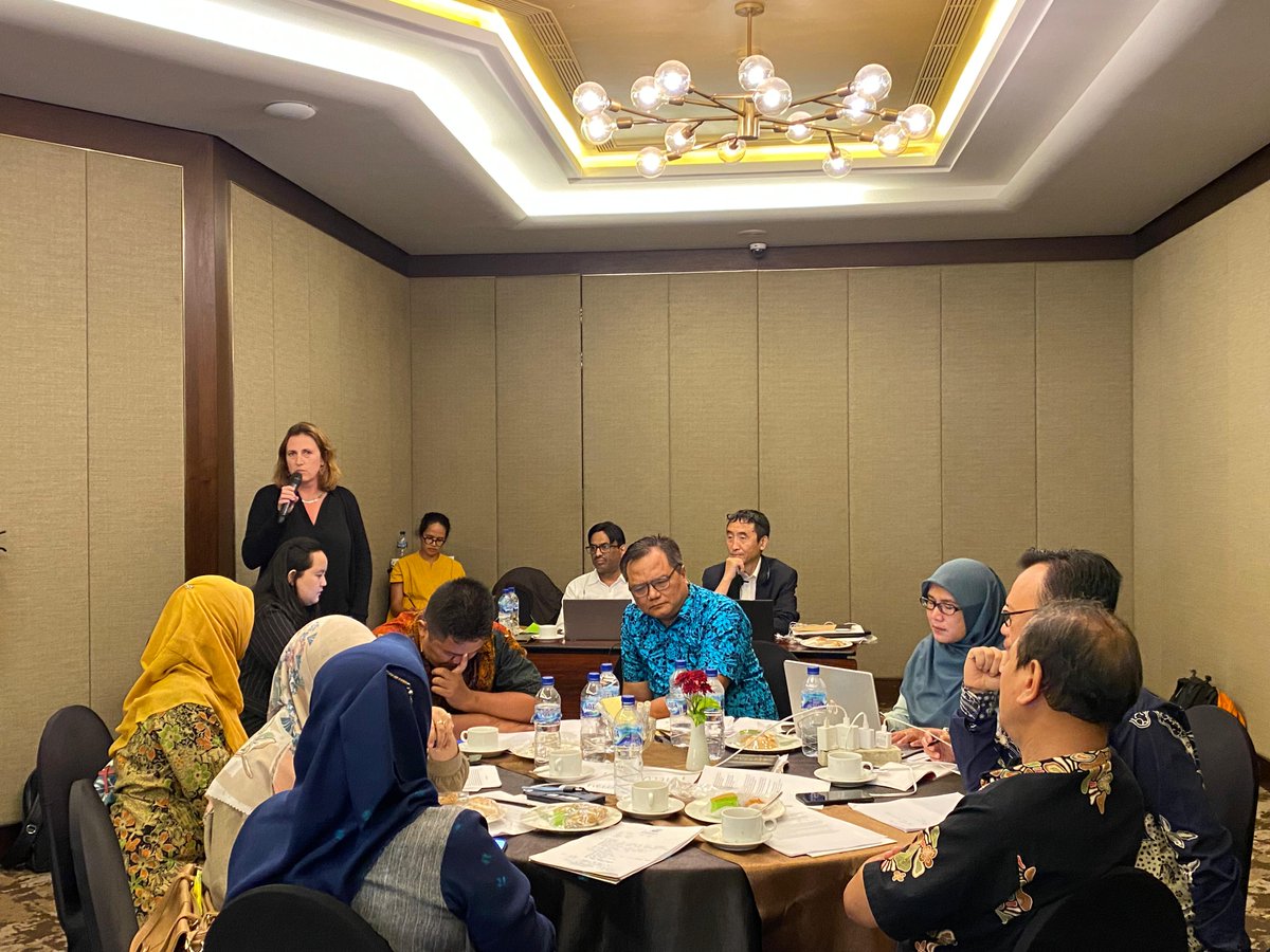 HaarKarin's tweet photo. Had an insightful time at the MSCS workshop in Central Java organized by @KemenkesRI &amp; @WHO. Proud to contribute to strengthening #surveillance using multiple information sources for better decision-making in #dengue control and beyond!🙏2 @WHOIndonesia for excellent preparation https://t.co/hKGaZwOen7