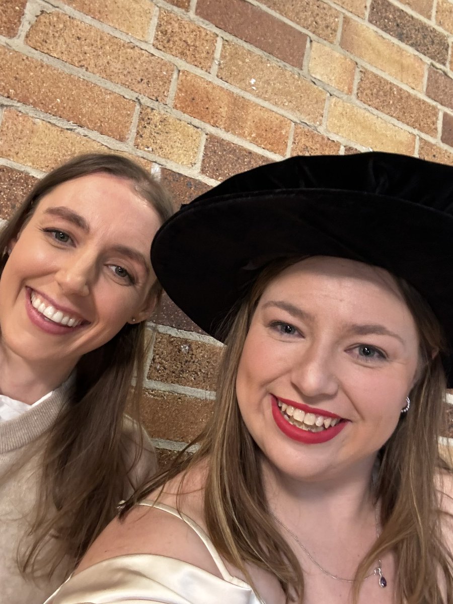 When your lab bestie comes to graduation 🥹🥰 <a href="/UON_ExSportSci/">UON Exercise & Sports Science</a> <a href="/AUS_HAMI/">AUS_HAMI</a> #PHinisheD #Graduation2024