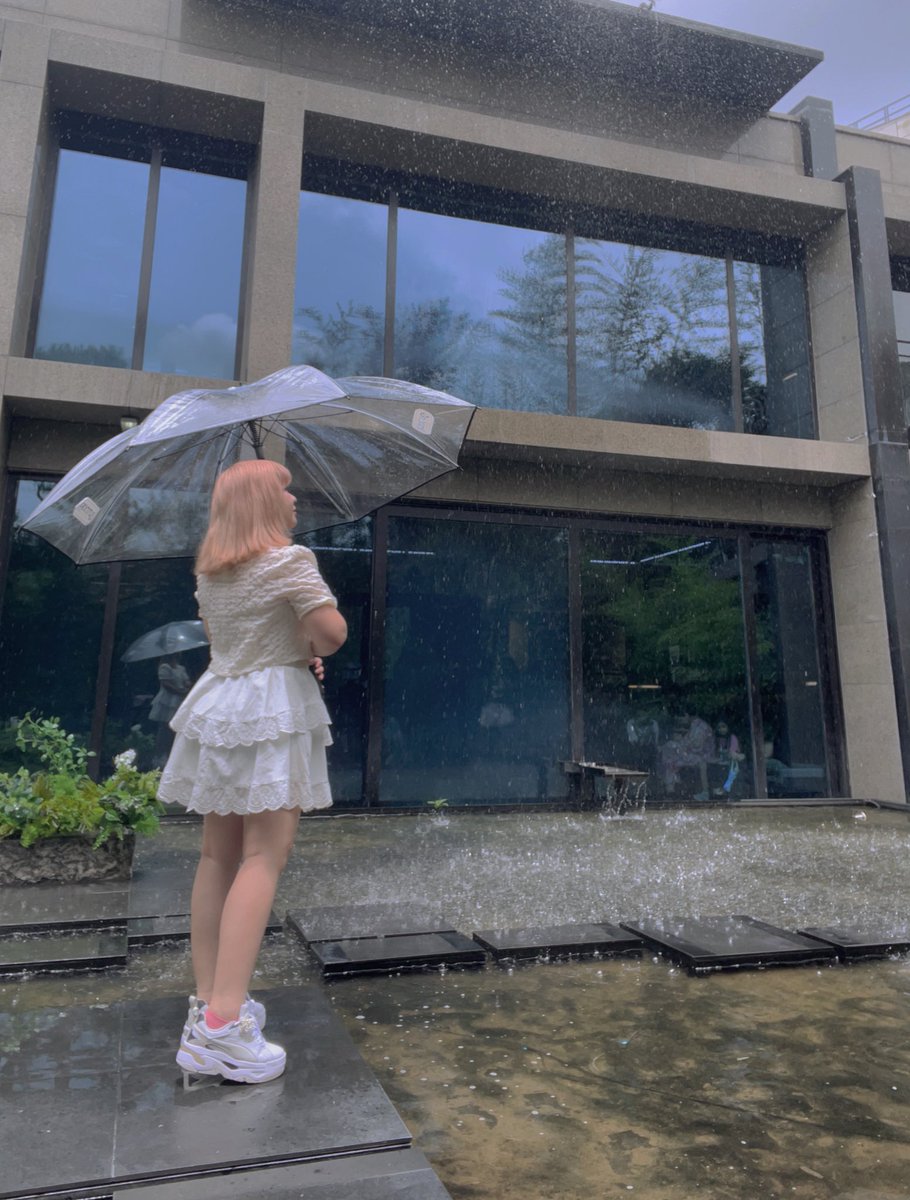 nadia_in_tokyo's tweet photo. Rainy day core π§οΈ
Forever #thvcore #thvgirl https://t.co/DSG3GRY55H