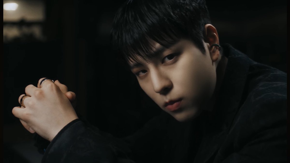 PopBase's tweet photo. Stray Kids have released the music video to ‘Chk Chk Boom.’

Watch: https://t.co/gSKouqjYZe https://t.co/M62CP29zDP