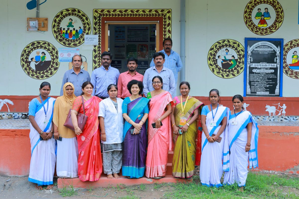 ZoyaAliRizvi's tweet photo. Inspecting availability of #CPHC services at the #AAM and assessment of #Adolescent friendly services in #RKSK at Model-AFHCs by #AS_MDAradhanaPatnaik visiting #AndhraPradesh , inspiring the staff to continue the good work! @ArogyaAndhra @NHSRC_India @NHSRCINDIA https://t.co/WDY7fPZLUs