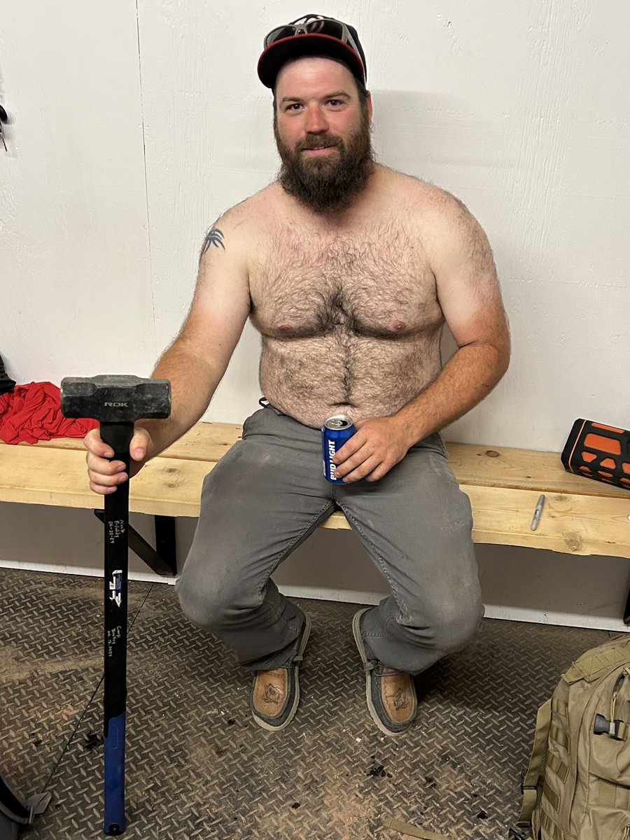 WOLVES WIN! 

11-1 win over Kenosee! Strung a lot of hits together, BK and Jolan combine for 7 strong innings on the mound.

#WillysHammer goes to Johnny G! Couple hits, diving catch in LF, and has the sickest farmers tan on the team! #Saskota