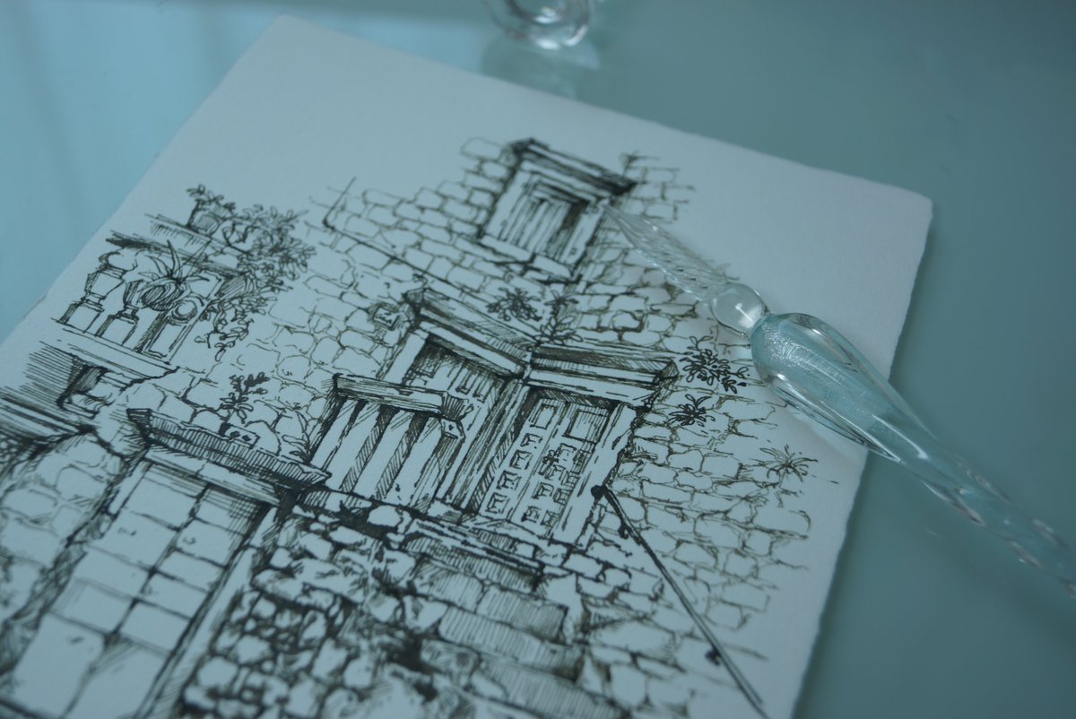 mori7023's tweet photo. クロアチアを散歩していて出会った街並み。

この世界には描き留めたい景色で溢れていて、とても人ひとりの一生分では描ききれない。

#クロアチア 
#Croatia 
#絵描きさんと繋がりたい 
#ガラスペン 
#イラスト
#イラストレーター https://t.co/RYhVlNUk74