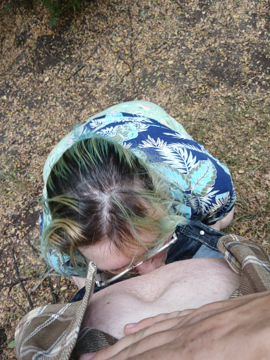 MarchIsTired's tweet photo. i had very busy day with some very dear friends this week, so glad to be able to cross another thing off my bucket list ;) @HartBreakingDad 
#publicsmut #nsfwtwtًً  #polishgirl #blow #goodwalkspoiled #poly #swinger #beachday https://t.co/yAyRfaoAT1