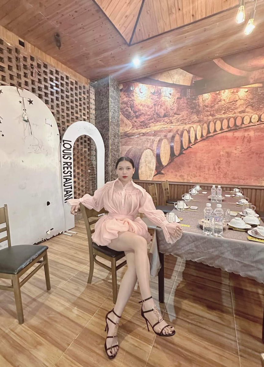 bconstanza1's tweet photo. Nhậu thắng e tối cho đụ😘 https://t.co/yhPANF3zH1