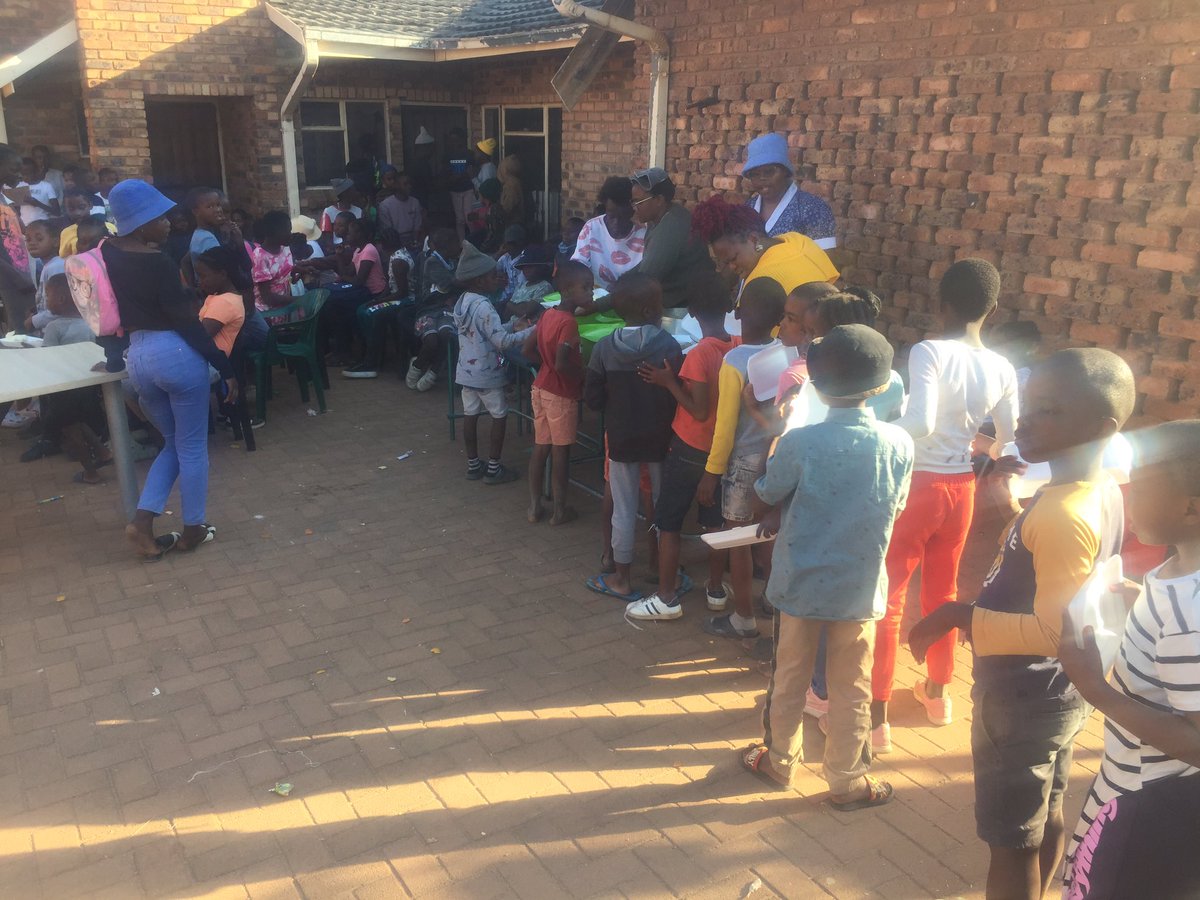 Pule09Feb's tweet photo. Sisonke after-care 67 minutes 
Managed to make difference with 223 learners 🌟👌from the community of Dennilton. All thanks to the community contribution and @BoxerStores Moutse mall . @Yfm @MorningLiveSABC @CapricornFM @Kardie_M @KabeloMohlah02 @Carolinerathabe  @MoutseRadio963 https://t.co/L7UBDaIHD1