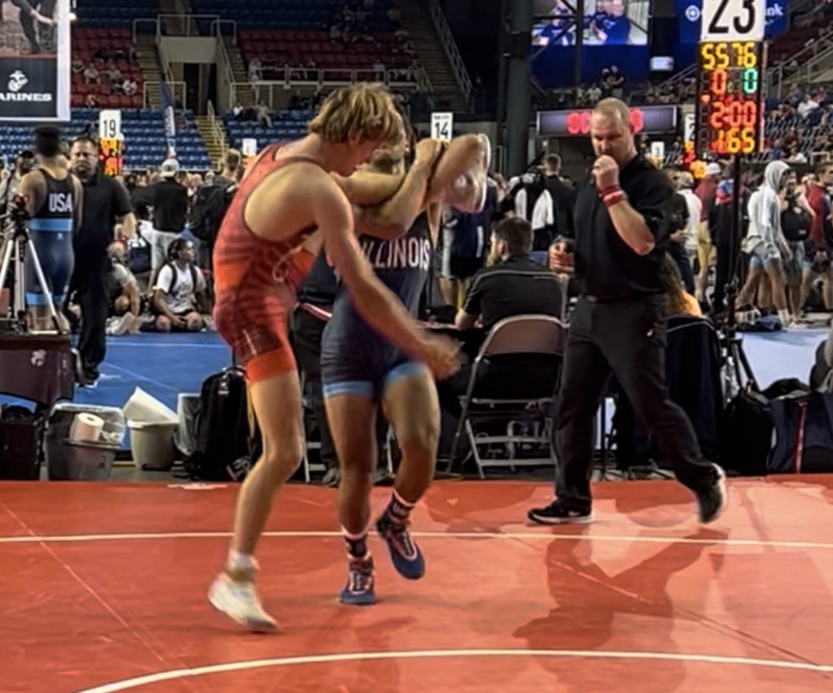 Rodrigo finishes 2-2 getting him to the round of 48 in a 128 man bracket. Team Illinois finished in second place in freestyle nationals. Way to go Rodrigo!