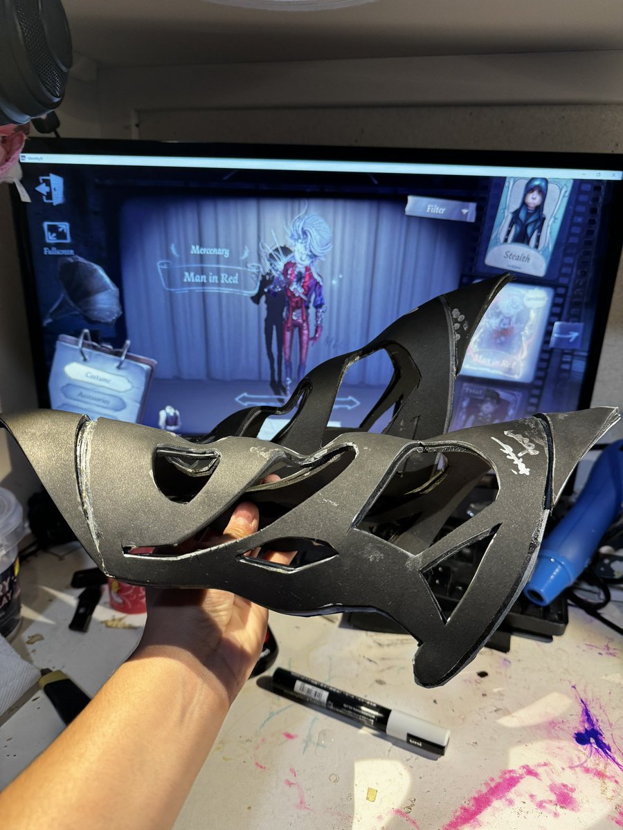 solisketchy's tweet photo. WIP Man in Red elbow pads for my beloved boyfriend @inferwhite
#idv #maninred #naibsubedar #idvcosplay https://t.co/YnZSK9MMiF
