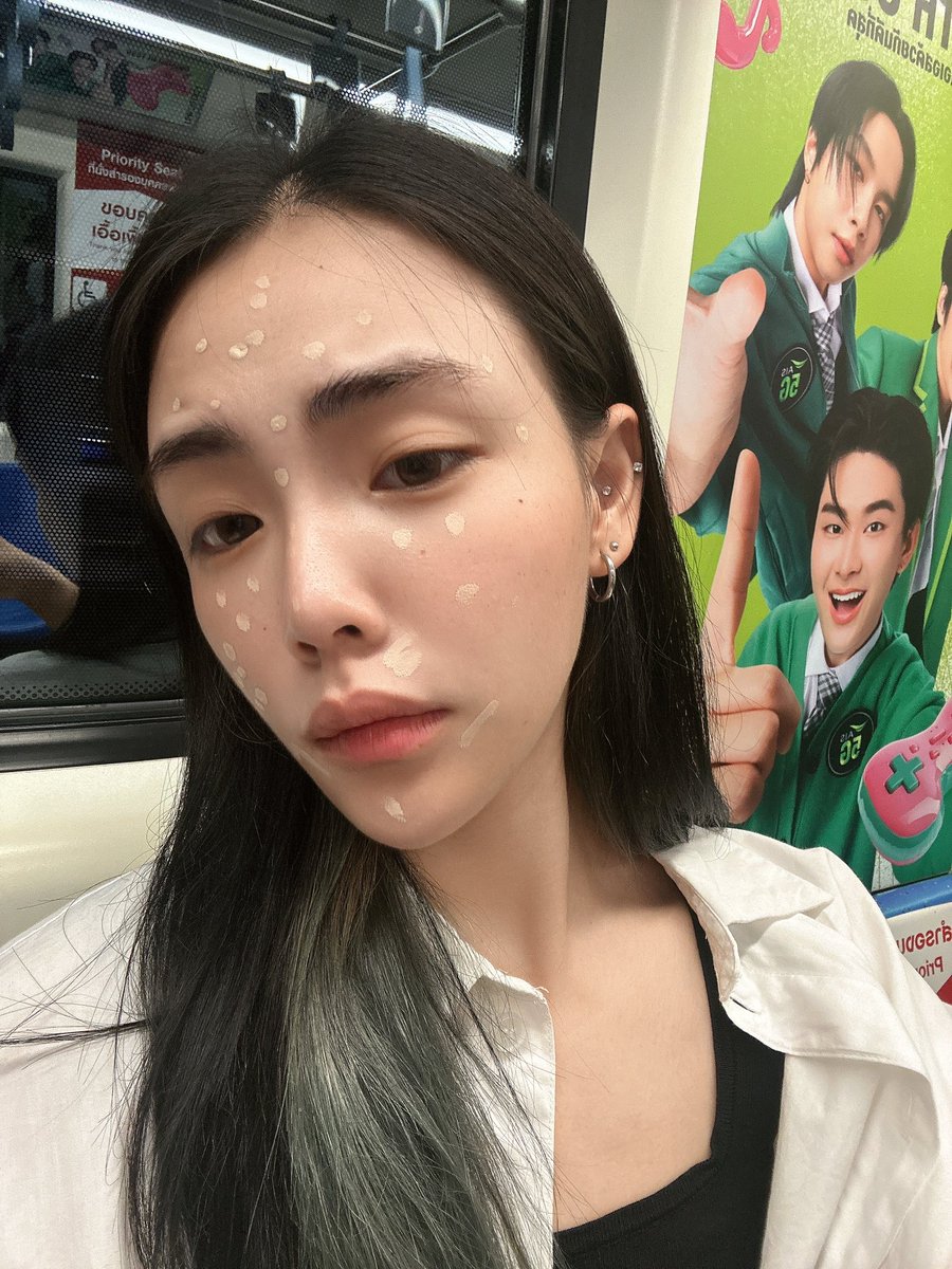 22XPIM_'s tweet photo. รีวิวทำงานเช้าวันนี้ ตื่นตี5 รีบอาบน้ำ หน้าสดไปแต่งหน้าบนรถไฟฟ้า ซื้อหมูปิ้ง5ไม้ บรรยากาศเช้าที่ไม่ได้เจอมานาน ปกติทำงานเลิกเช้า วันนี้เริ่มเช้า ไม่ชิน55525252555555
#22xpim https://t.co/MZqs28dcqy
