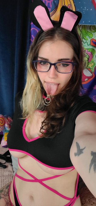I'm on Chaturbate right now, look me up 😏 🫶🏻💕 qtluxof 💕🫶🏻 https://t.co/IgVch3m439