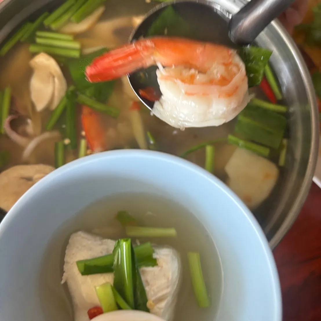 leanwithdan's tweet image. ท่องเอาไว้ในใจ ถ้าอยากผอม
   ❎ลดละเลิก ผัดทอดมัน
   ✅หันมาทาน ต้มนึ่งย่าง
ต้มยำทะเลน้ำใสชามนี้ แคลต่ำ กินไปเหอะ ไม่มีทางอ้วน ผอมแน่นอน

#ลดน้ําหนัก #FitBeyond #เจ้าสัวxอิงฟ้า