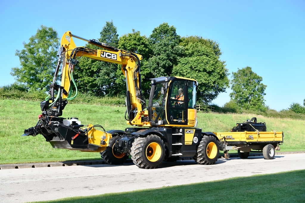 buildindex's tweet photo. JCB claims credit for towing regs reform https://t.co/GDqE09EFt6 #arquitectura #builder https://t.co/s195KAm2as