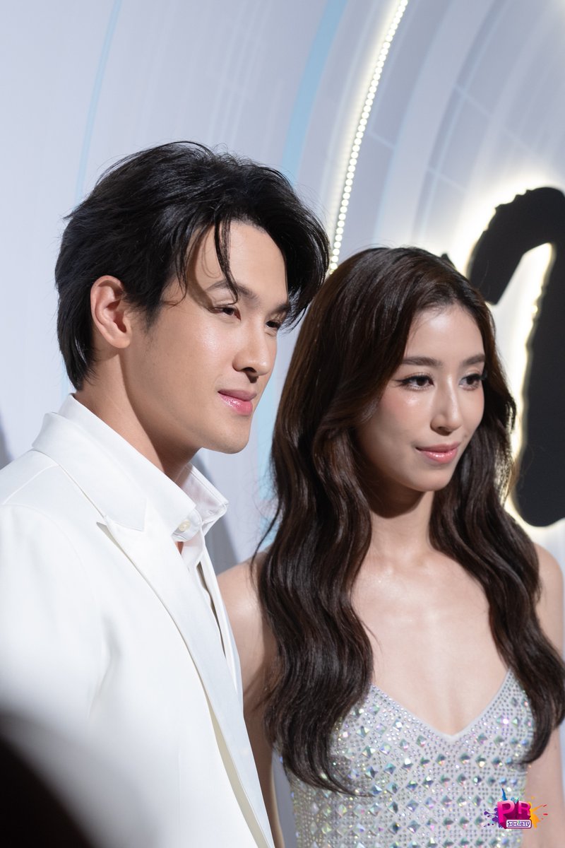PRSocietyNews's tweet image. ใครคิดถึง คุณชายรณพีร์กับเพียงขวัญบ้างคะ~ เจมส์มาร์ขอควงมิ้นต์-ชาลิดา ร่วมงาน "MIIN Workshop" งานสัมมนาเชิงวิชาการ เผยเทคโนโลยีใหม่สุดล้ำของ "MIIN Laser" นำโดยปรมาจารย์แพทย์ผู้มีผู้มีความรู้ ความเชี่ยวชาญ ด้านการเลเซอร์ชื่อดังระดับประเทศ

#jamesma 
#mint_chalida
#MIINWorkshop