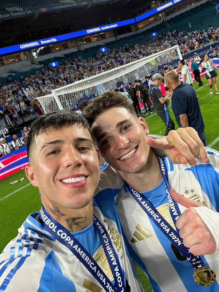 spi2018's tweet photo. @luvsofia0 @folkloreexrep @_iloveleeknow @ppoetortured Sisi obvio hermana https://t.co/AL8LYq0Yqm
