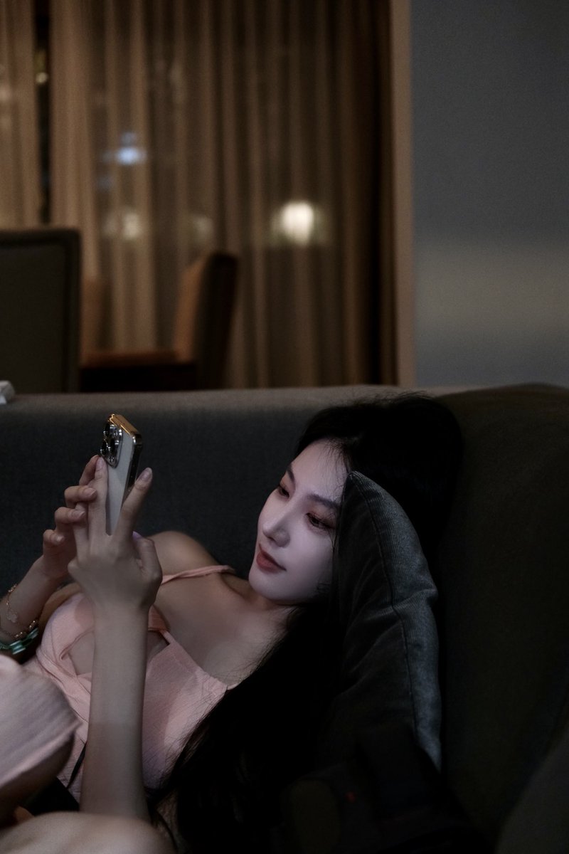 猜猜我在和那个小宝贝聊天呢

不好意思，放错了，再来🫠

我在搞这个，有35000USDT代币奖励，OKX Wallet x DappOS x SOFA搞得活动。okx wallet 用户还有额外20%奖励。
7.22 12:00结束了就抓紧时间
传送门：https://t.co/8boUTCkoGs 

🦋使用dappos购买涨跌期权产品即可获得奖励（该期权产品是保本的），原理大概是用你购买产品的u存进了aave 然后用一部分利息去开单 开单对就赚到了更多的利息，错了也只是那部分利息没，还可以获得OKX联动带来的奖励

不聊了，crush在忙，先给你们写个详细活动参与教程。。

👇👇👇
🧵（ 0 / 6 ）
