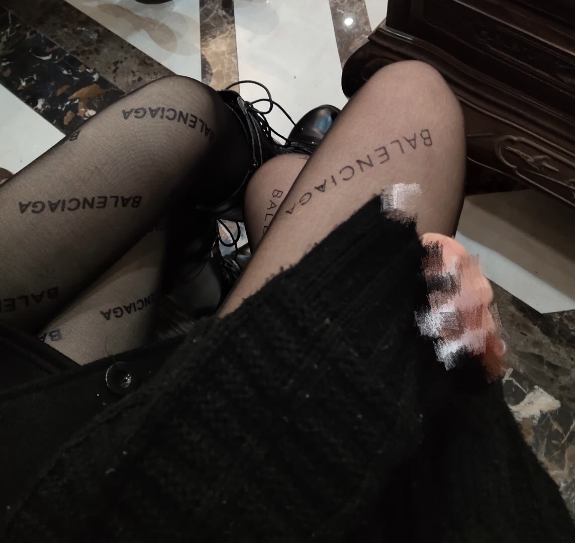 舔一口咸的不行 说明全是脚泥和脚汗

被熏的当场早泄了

#冤种 #舔狗  #男M任务 #红框挑战 #寸止挑战 #无脑上供 #白给 #倒贴  #无脑供 #羞辱