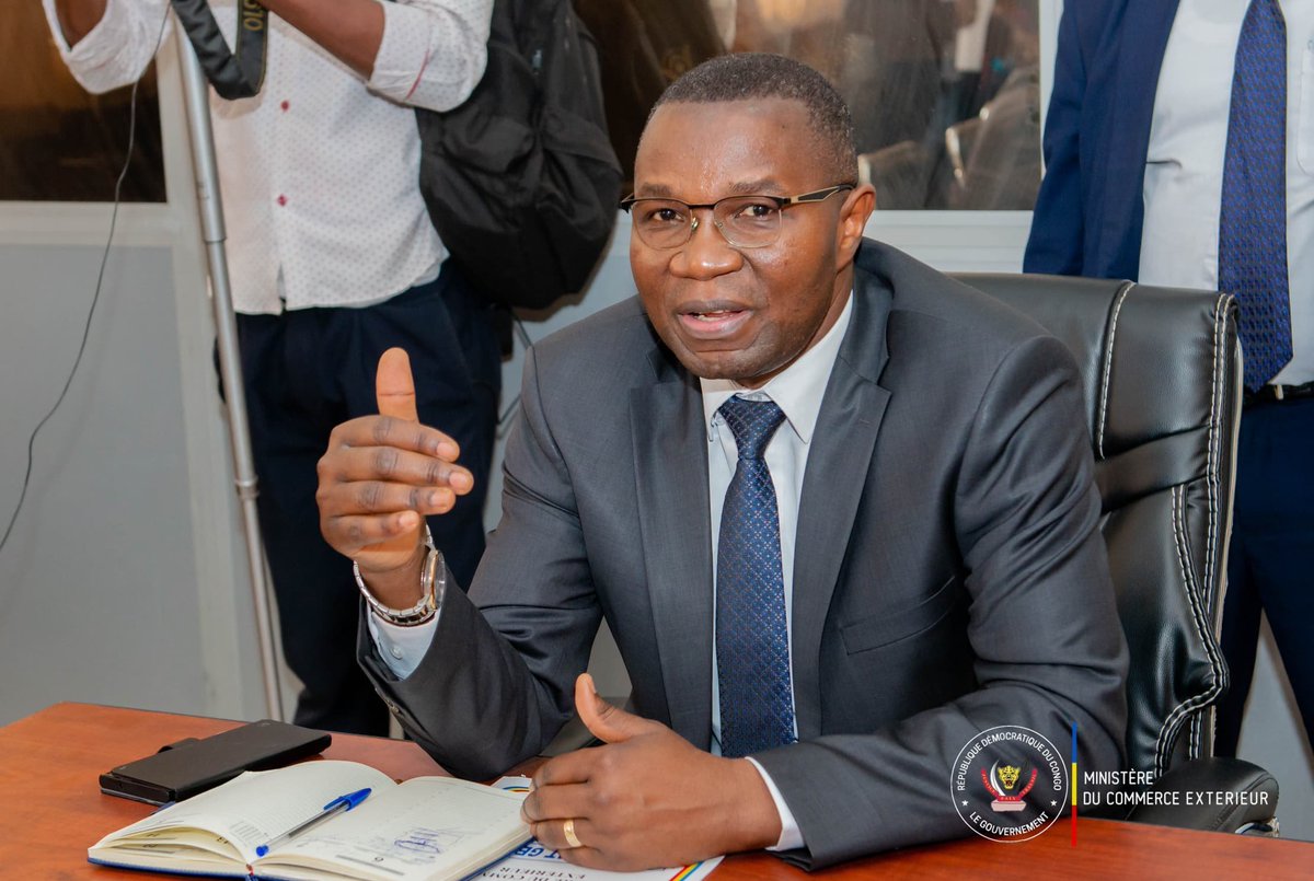 IsralMutombo11's tweet photo. En sa qualité de ministre du commerce extérieur, Julien Paluku suspend pour une durée de 12 mois l'importation des bières et boissons gazeuses sur l'ensemble du territoire de la République Démocratique du Congo. https://t.co/3qao6f2Zui