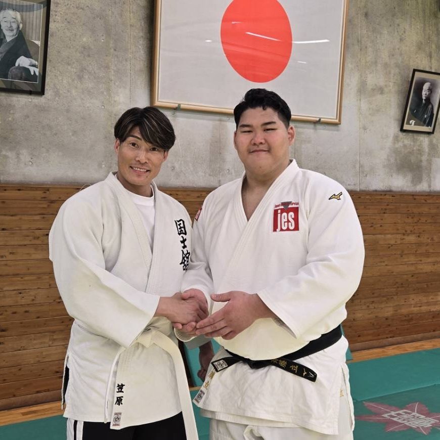 seyanen_mbs's tweet photo. ／
あす7/20(土)朝
📺#せやねん! スポーツ
＼

超人×超人スペシャル💪

超人 #糸井嘉男 さんが
#パリ五輪🥋#柔道
日本代表 #斉藤立 選手を直撃🔥

体格で上回る斉藤選手が
糸井さんを押さえ込む!?😂

お楽しみに🤍 https://t.co/M0vSOEZcQC