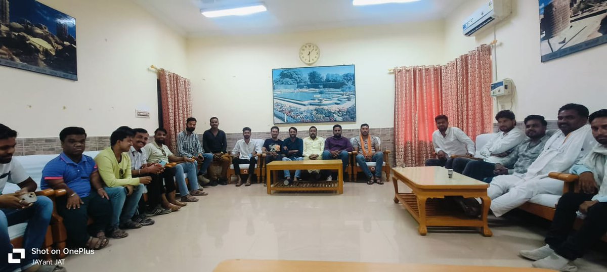 कारगिल विजय दिवस की 25वीं वर्षगाँठ मनाने हेतु युवा मोर्चा प्रदेशाध्यक्ष श्री <a href="/AnkitChechiBJP/">Ankit Chechi अंकित चेची</a> के निर्देश पर बारां जिले की बैठक जिलाध्यक्ष श्री <a href="/Rohitnagarbjym/">Rohit Nagar</a> और जिला संयोजक श्री बृजेश यदुवंशी के नेतृत्व में आयोजित हुई।बैठक में कार्यकर्ताओं को कार्यकम के निमित्त ज़िम्मेदारी सौंपी।