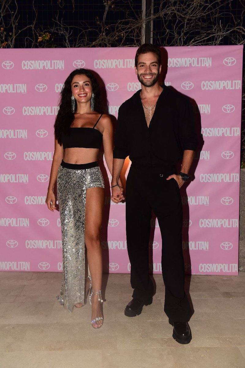 MuzikveTV's tweet photo. Özge Yağız &amp; Burak Berkay Akgül 😍

#ÖzBur https://t.co/JxXymSJy3Y