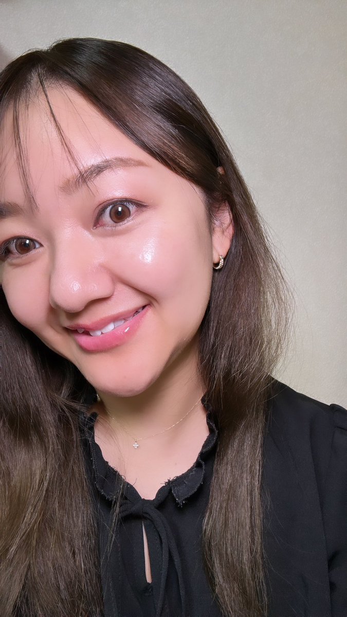 saya_pbp's tweet image. つや肌が好きな私は #インウイ の下地が大好き！8/21に発売する新下地も含め3種レビューしてみたよ♪ひかりをまとって自身が持つ美しさを生かしてくれる下地だから自然な仕上がりが好きな方にぜひ試して欲しい！
#自分美メイク #inoui @inoui_jp