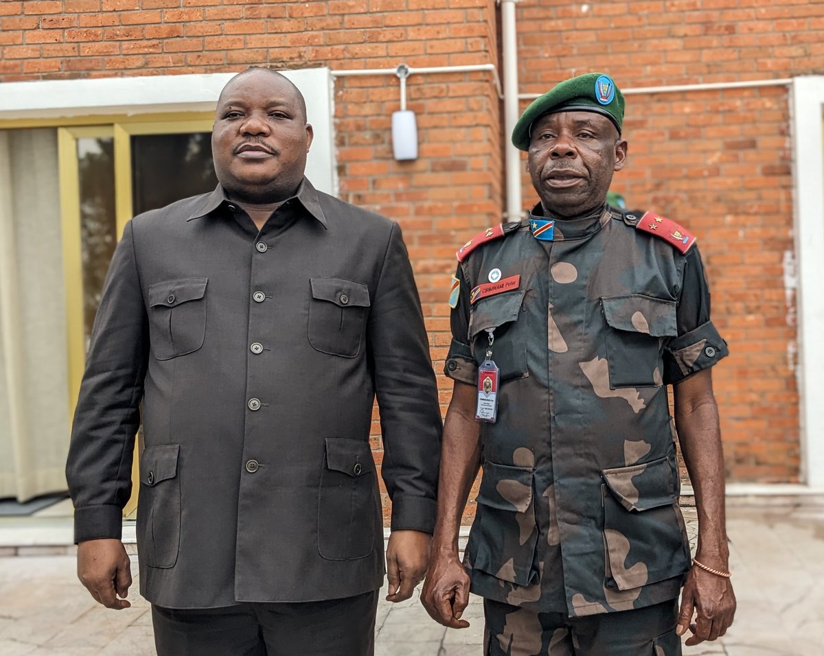 JosephM70510995's tweet photo. Le Prof. @ClaudeNyamugabo à #Goma (NordKivu) pr répondre à l'appel de mobilisation et solidarité lancé par le Command. Suprême, Félix #Tshisekedi. Il a eu un tête-à-tête avec le https://t.co/PVt2LLnhRh Peter #Cirimwami. Le PN du #FPCN est venu l'encourager pr le travail abattu. https://t.co/V4roitqKmv