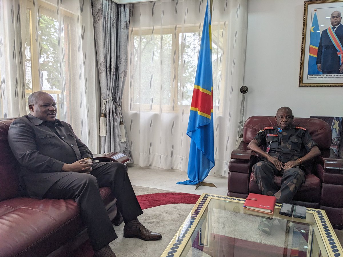 JosephM70510995's tweet photo. Le Prof. @ClaudeNyamugabo à #Goma (NordKivu) pr répondre à l'appel de mobilisation et solidarité lancé par le Command. Suprême, Félix #Tshisekedi. Il a eu un tête-à-tête avec le https://t.co/PVt2LLnhRh Peter #Cirimwami. Le PN du #FPCN est venu l'encourager pr le travail abattu. https://t.co/V4roitqKmv