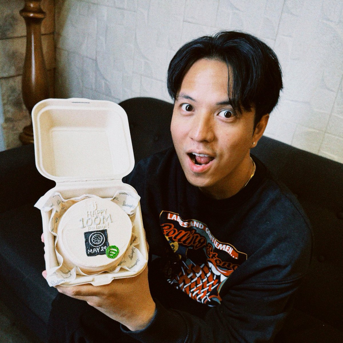tjmusicmonterde's tweet photo. AAAAAAAHHH! HAPPY 100 MILLION STREAMS “PALAGI” ✨💚 https://t.co/0P2NEaypQW