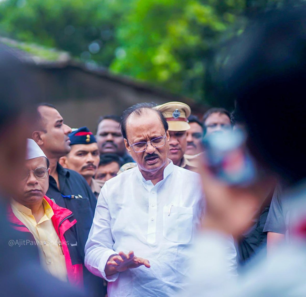 gavhanesandesh3's tweet image. नावाने नाही कामाने ओळखला जाणारा राज्याला छत्रपती शिवाजी महाराज, संभाजी महाराज, शाहु महाराज यांचा लाभलेला लोककल्याणकारी विचार पुढे घेऊन जाणारा विकासपुरुष..!
@AjitPawarSpeaks @mahancpspeaks 
.
.
#Kolhapur #KolhapurVishalGad #Gajapur #ajitpawar