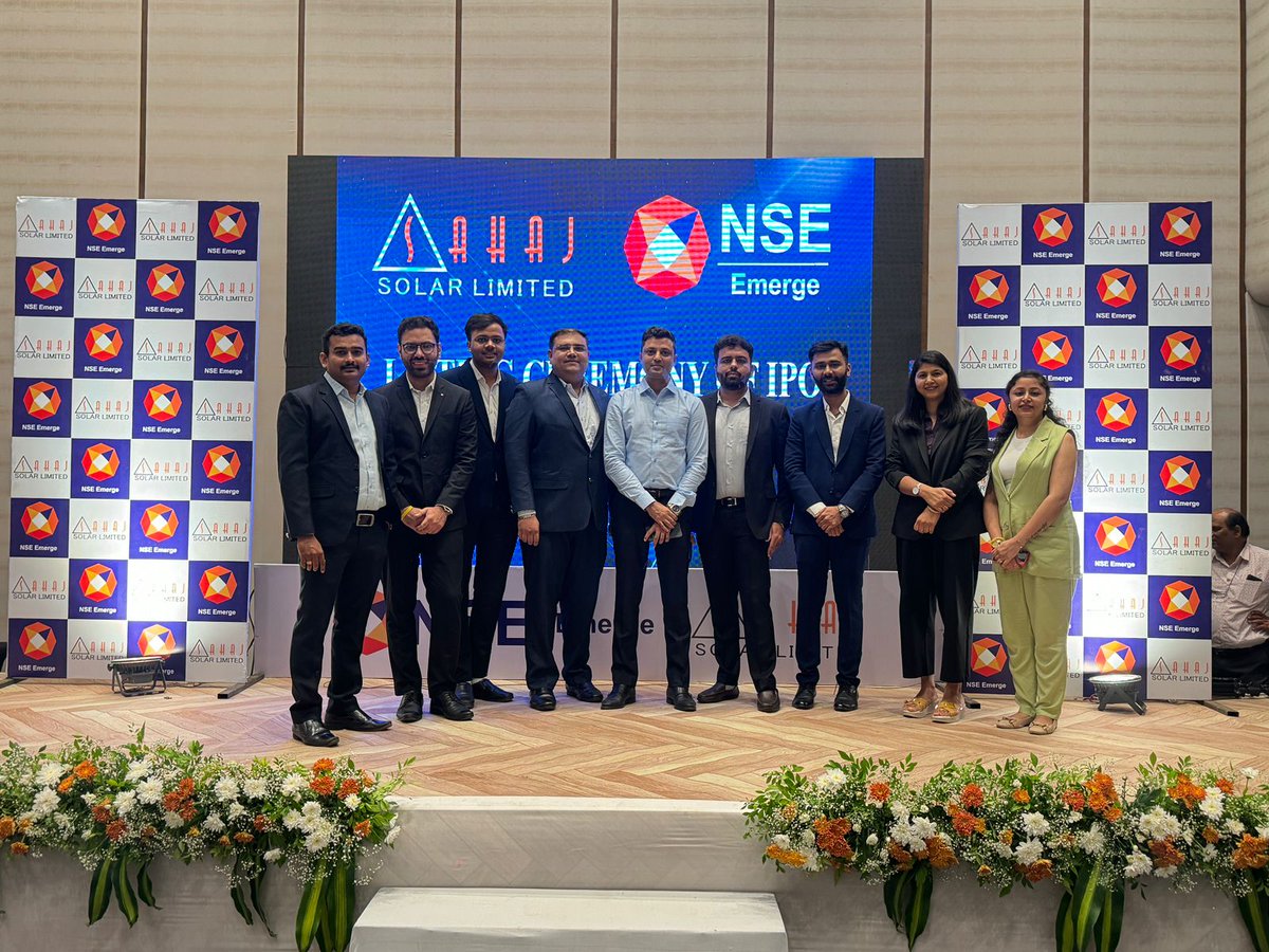 kunvarjigroup's tweet photo. Kunvarji - Merchant Banking Division, today at the listing of Sahaj Solar Limited IPO. 

Congratulations to our Merchant Banking Team 🎊

#Kunvarji #merchantbanking #listing #sahajsolarlimitedipo https://t.co/MoQRGVx85R