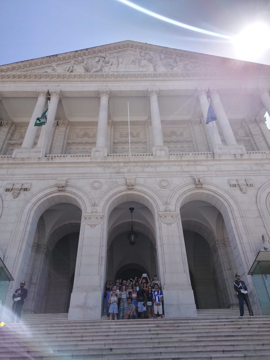 No ano em que celebramos 50 anos da Revolução de abril, não poderíamos deixar de visitar a casa da democracia e proporcionar aos nossos jovens mais um momento de aprendizagem que os lembrou da importância de serem cidadãos participativos e ativos nas lutas pela liberdade.