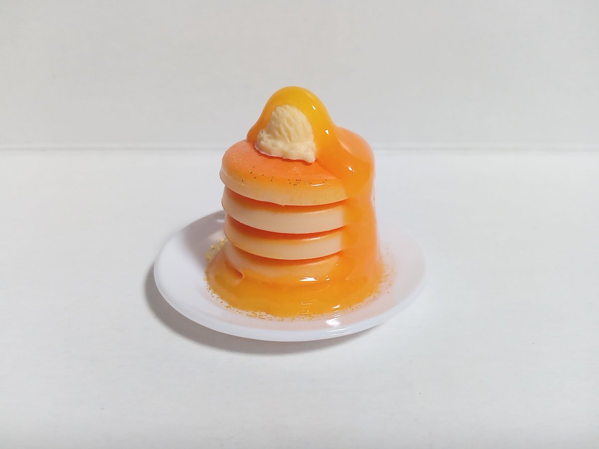 kiwi_gacya's tweet photo. #KIWIのおもちゃ箱
【星を味わうカフェメニュー🌌✨】
『満月バターのホットケーキ』🎶
見よ、、、満月以上の美しさを表現したホットケーキを🎶(ノ*_ _)ノ✨
かかったハチミツの艶も美しい💛✨
#ガチャガチャ #カプセルトイ #食品サンプル #ULCAP #オモ写
『もっとハチミツをかけたまえよ✨』 https://t.co/e7rTVPY9MH