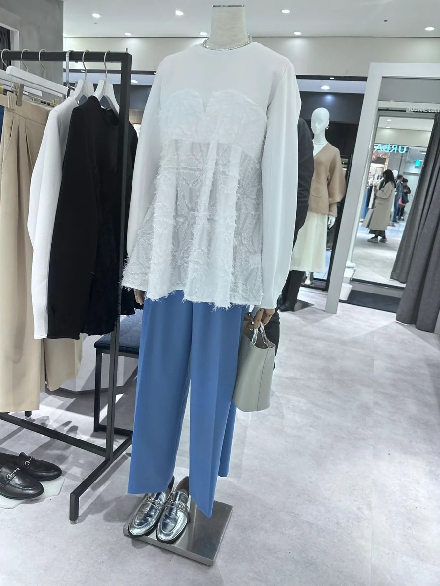 DelmerLadd's tweet photo. どの店もとてもきれいで、やってみたいです😍

#ショッピング
#服
#服を買う
#大阪
#きれいな服 https://t.co/2WXZoxTzgU