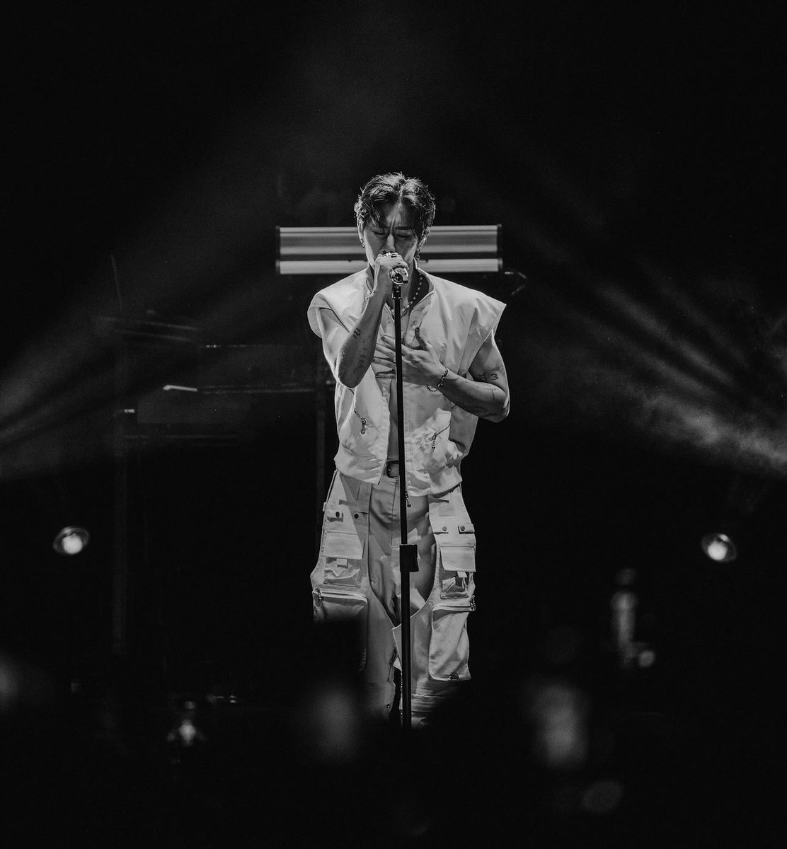 tuan_tuanzy's tweet photo. Say hi to my Daddy 🤭👋🏻🥵🥴 @marktuan  #MarkTuan #MarkDaddy #TOStour #theotherside_MexicoCity 💚🤍❤️ https://t.co/HAGWI3pZql